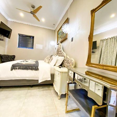 Le Grant Guesthhouse Aparthotel Kroonstad Exterior photo