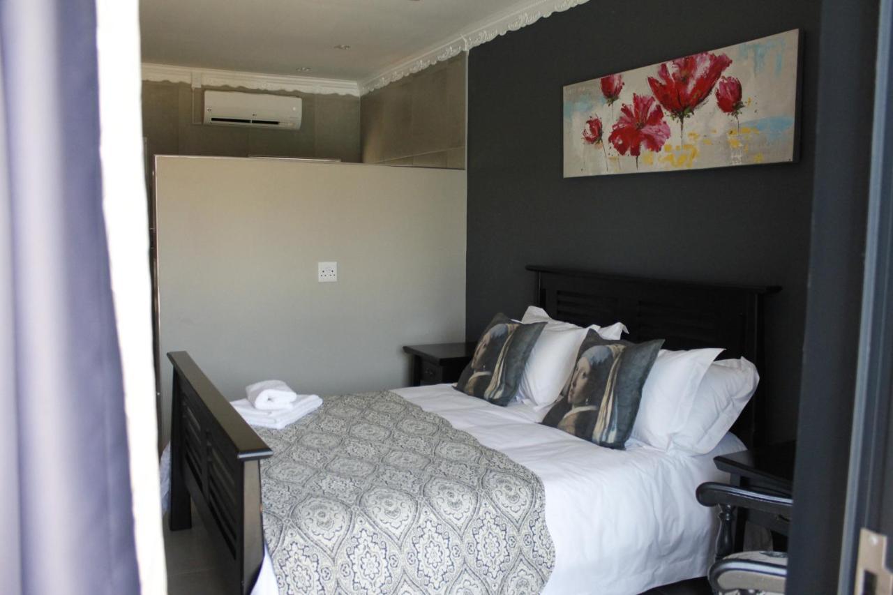 Le Grant Guesthhouse Aparthotel Kroonstad Exterior photo