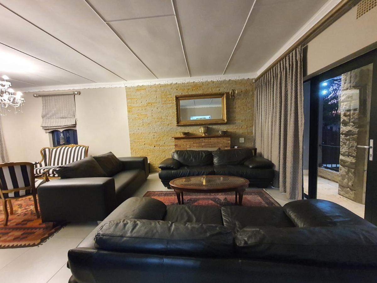 Le Grant Guesthhouse Aparthotel Kroonstad Exterior photo
