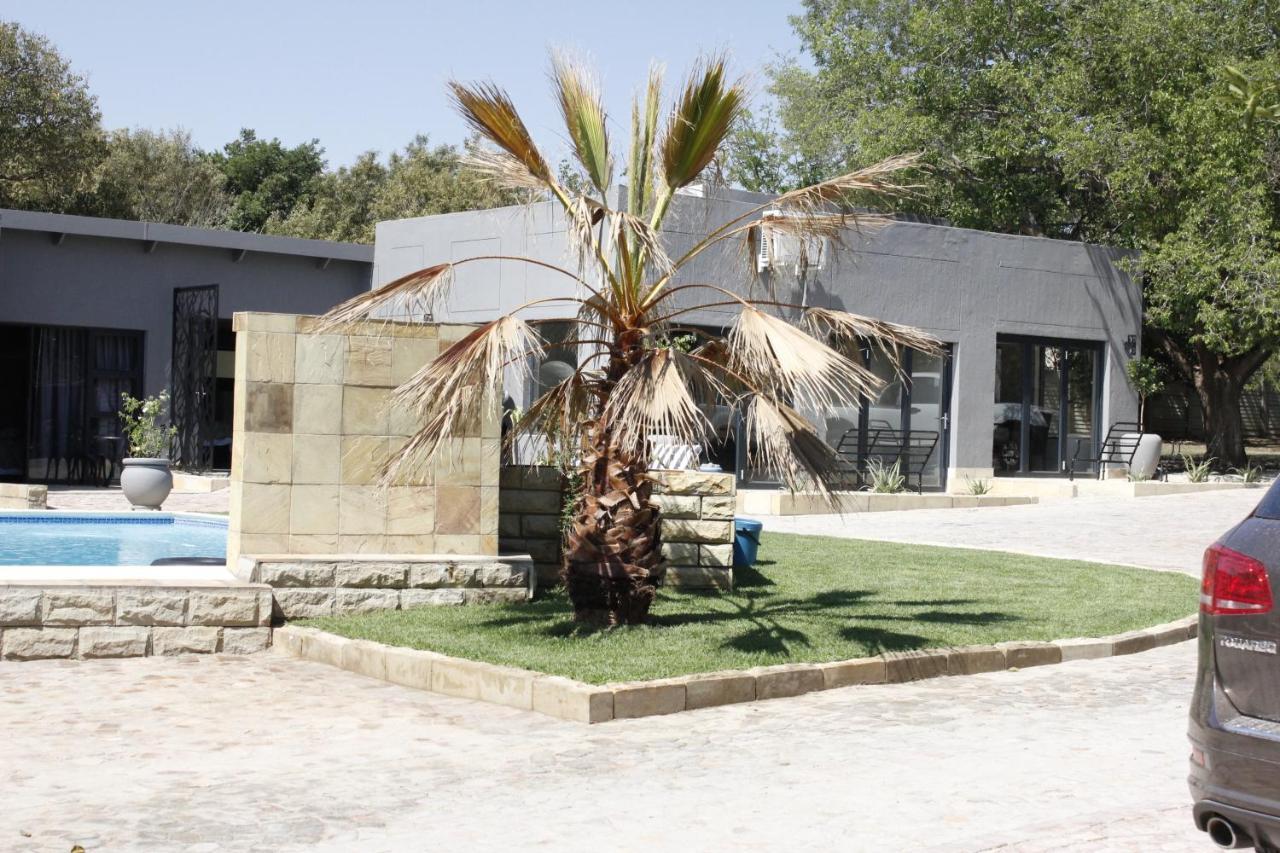 Le Grant Guesthhouse Aparthotel Kroonstad Exterior photo