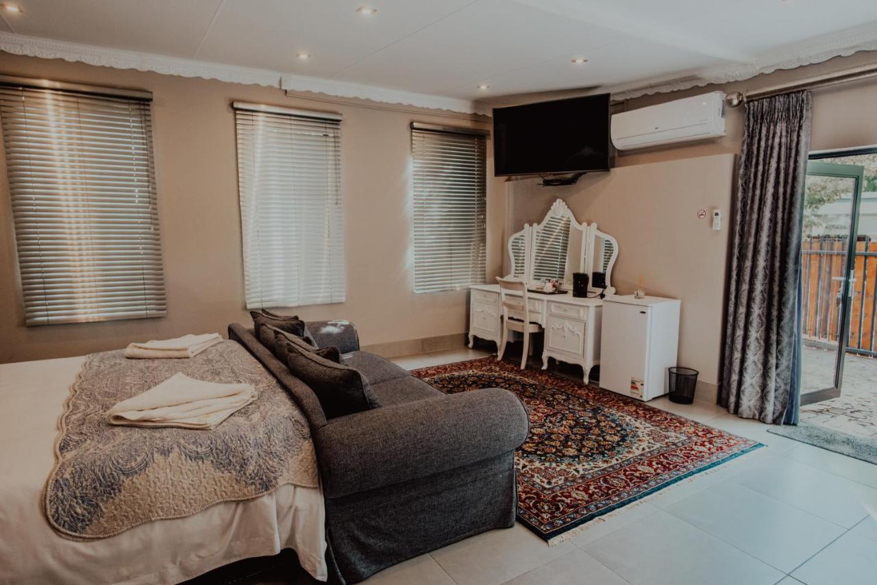Le Grant Guesthhouse Aparthotel Kroonstad Exterior photo