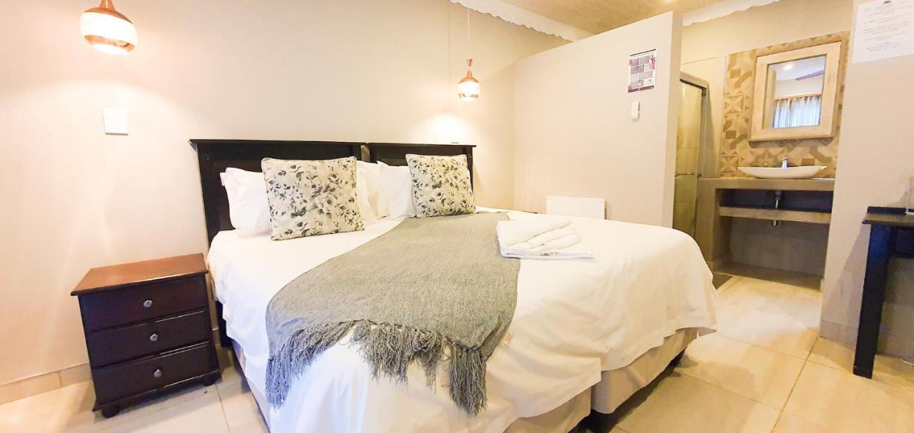 Le Grant Guesthhouse Aparthotel Kroonstad Exterior photo