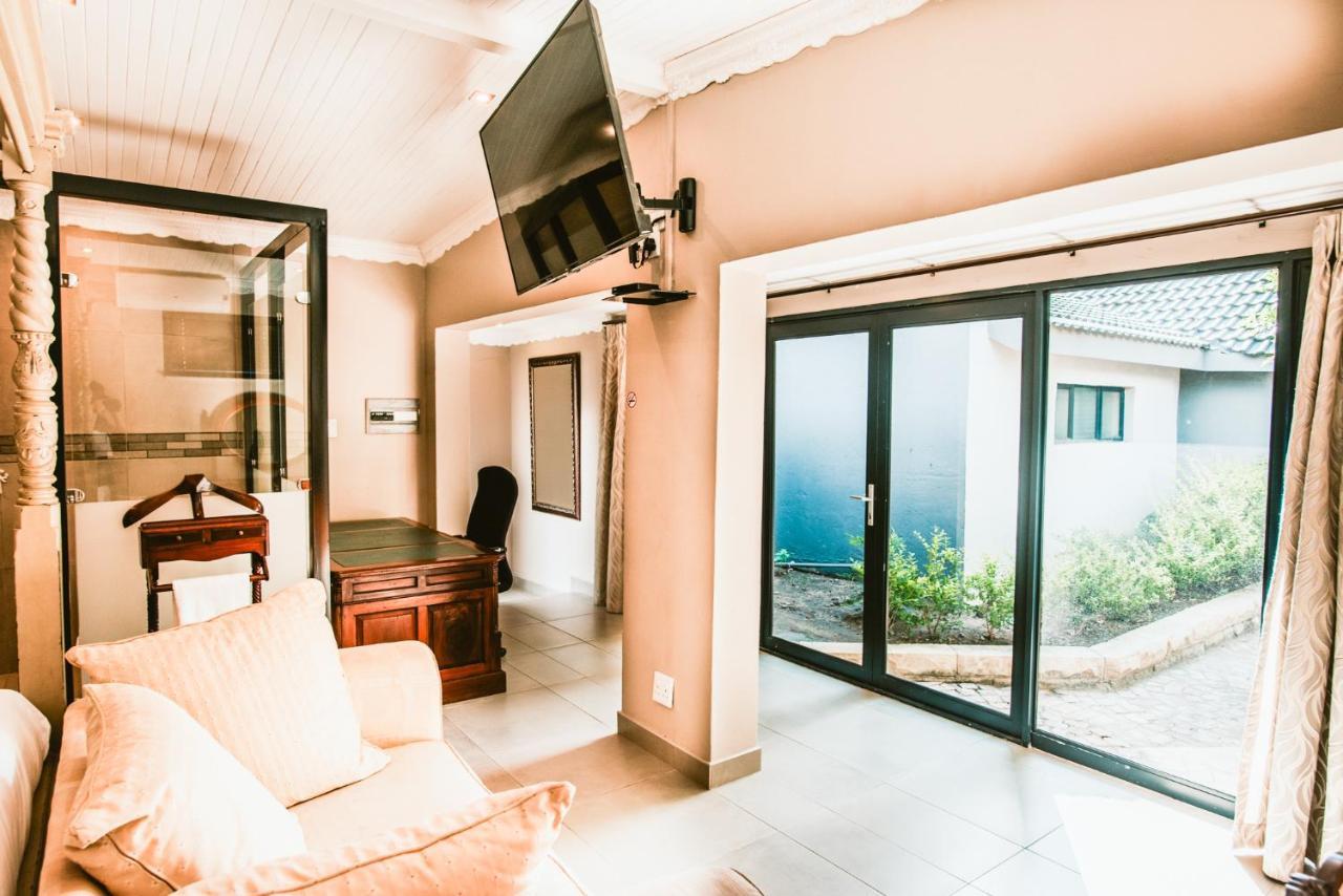 Le Grant Guesthhouse Aparthotel Kroonstad Exterior photo