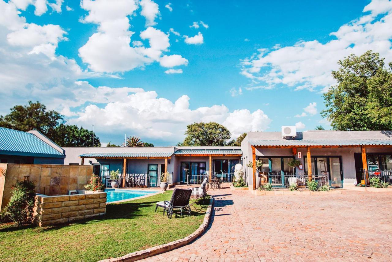 Le Grant Guesthhouse Aparthotel Kroonstad Exterior photo