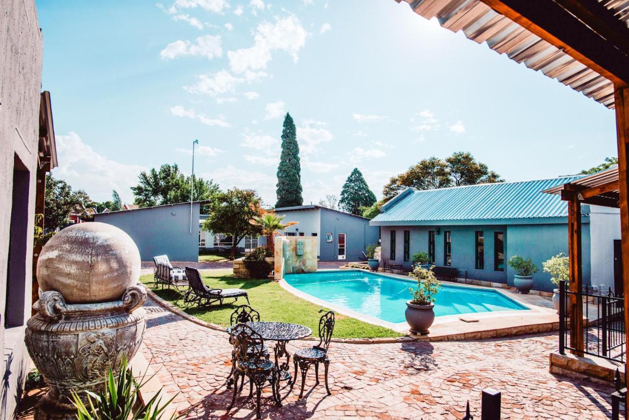 Le Grant Guesthhouse Aparthotel Kroonstad Exterior photo